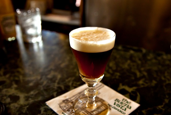 Ирландский кофе в кафе Buena Vista